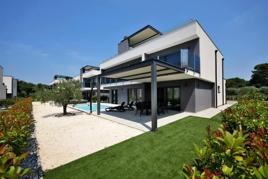 Villa Centinera Mit Pool In Meernaehe Banjole