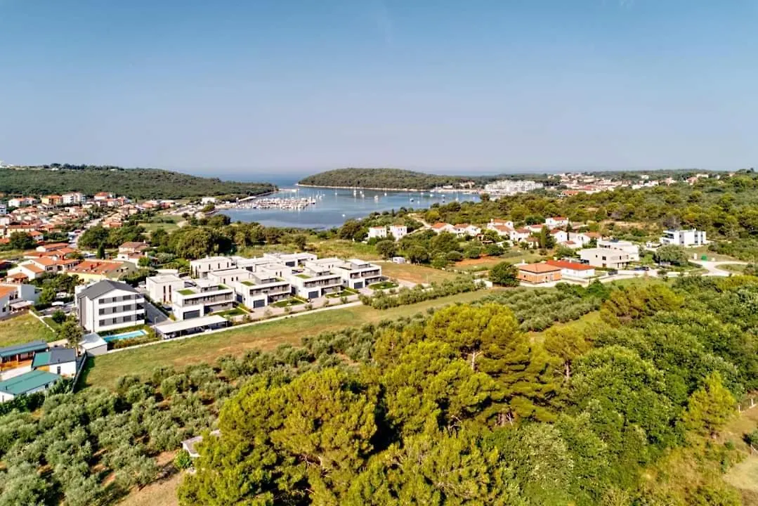 Villa Centinera Mit Pool In Meernaehe Banjole